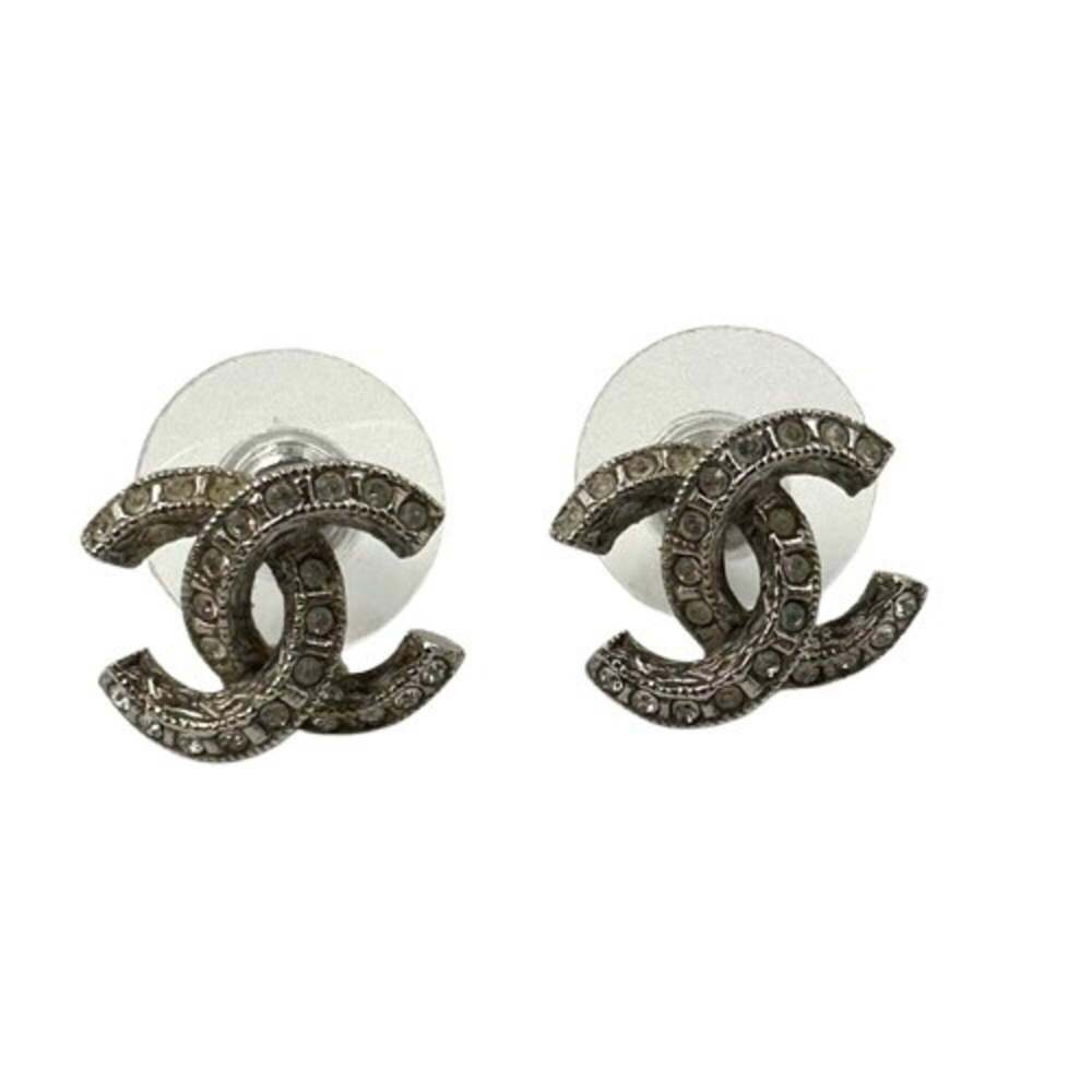 CHANEL Gold Logo Earrings - Picture 2 of 5